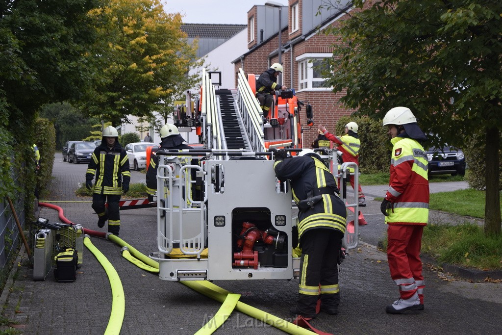 Feuer 2 Y Koeln Suerth Elisabeth Selbertstr P207.JPG - Miklos Laubert